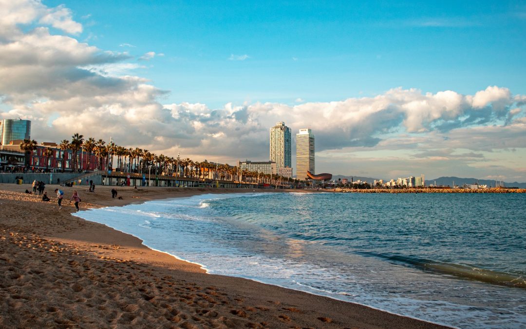 ¡Descubre el ambiente playero de Barcelona y alójate en el Hotel Continental!