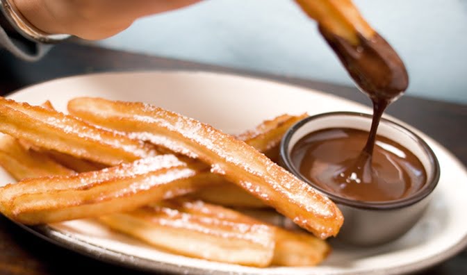 Churros con chocolate en Barcelona: la tradición que endulza el alma